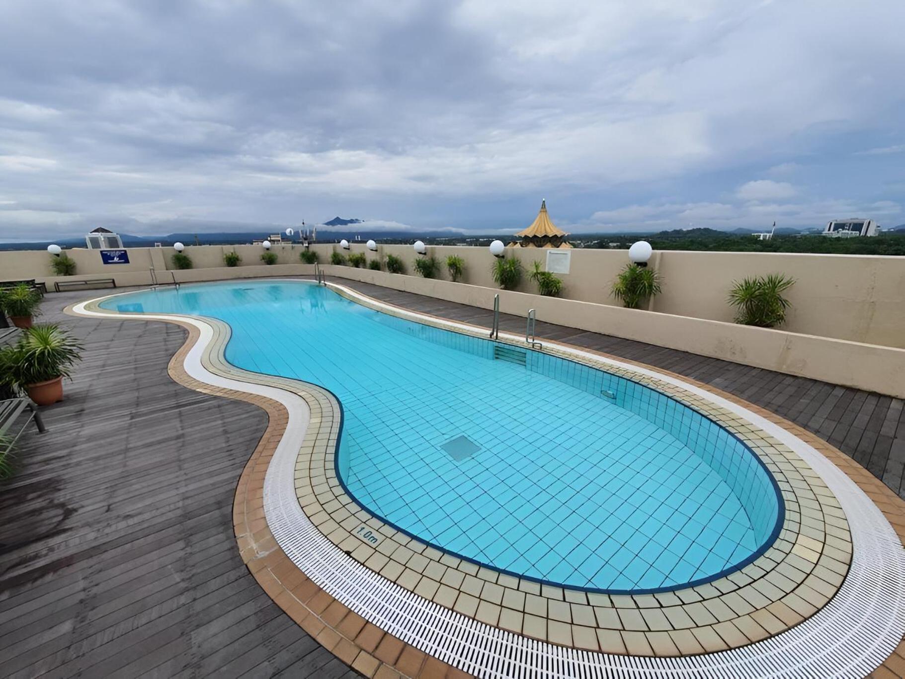 Cozzzy Hut Riverbank Suites Kuching With Spectacular River View Dış mekan fotoğraf