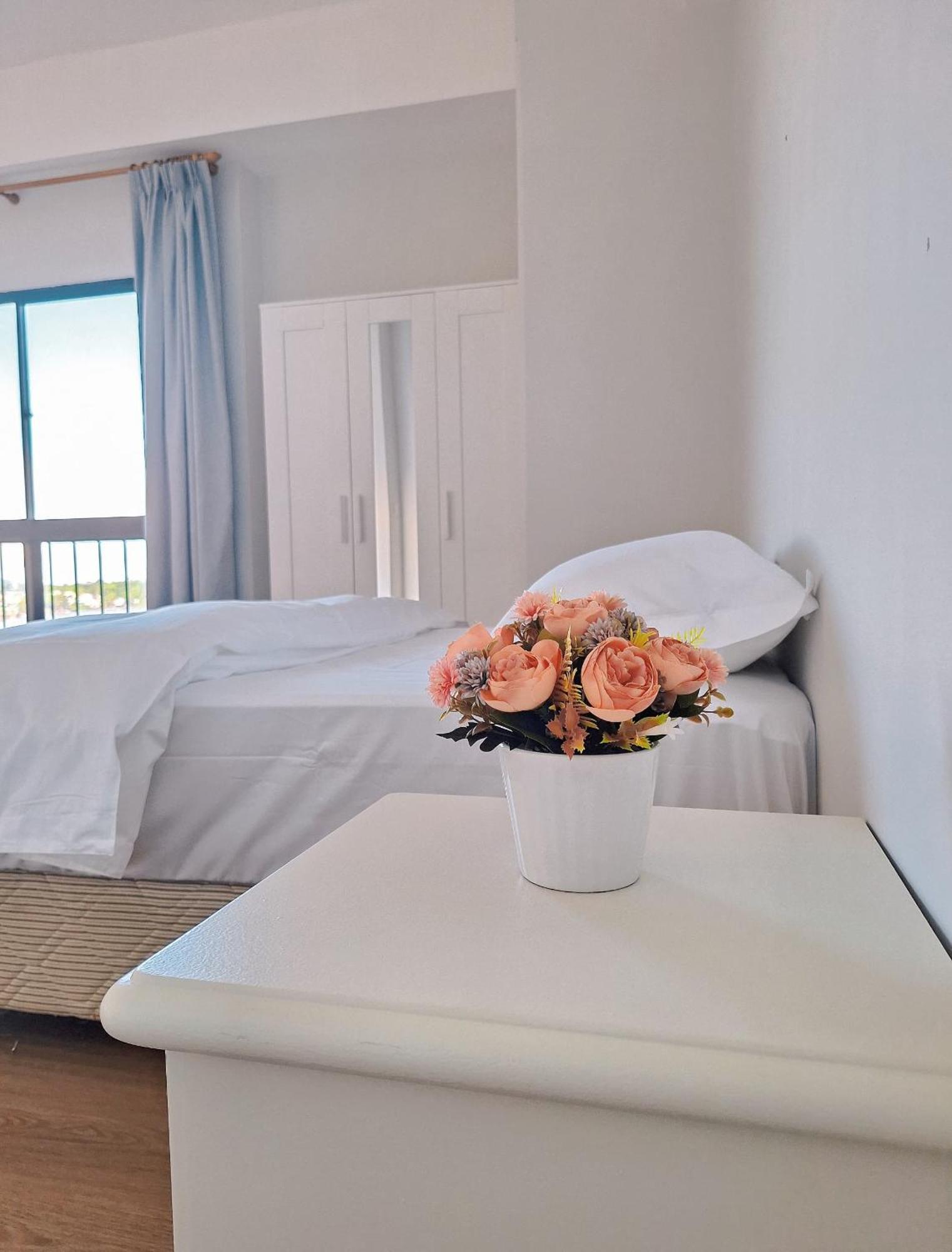 Cozzzy Hut Riverbank Suites Kuching With Spectacular River View Dış mekan fotoğraf
